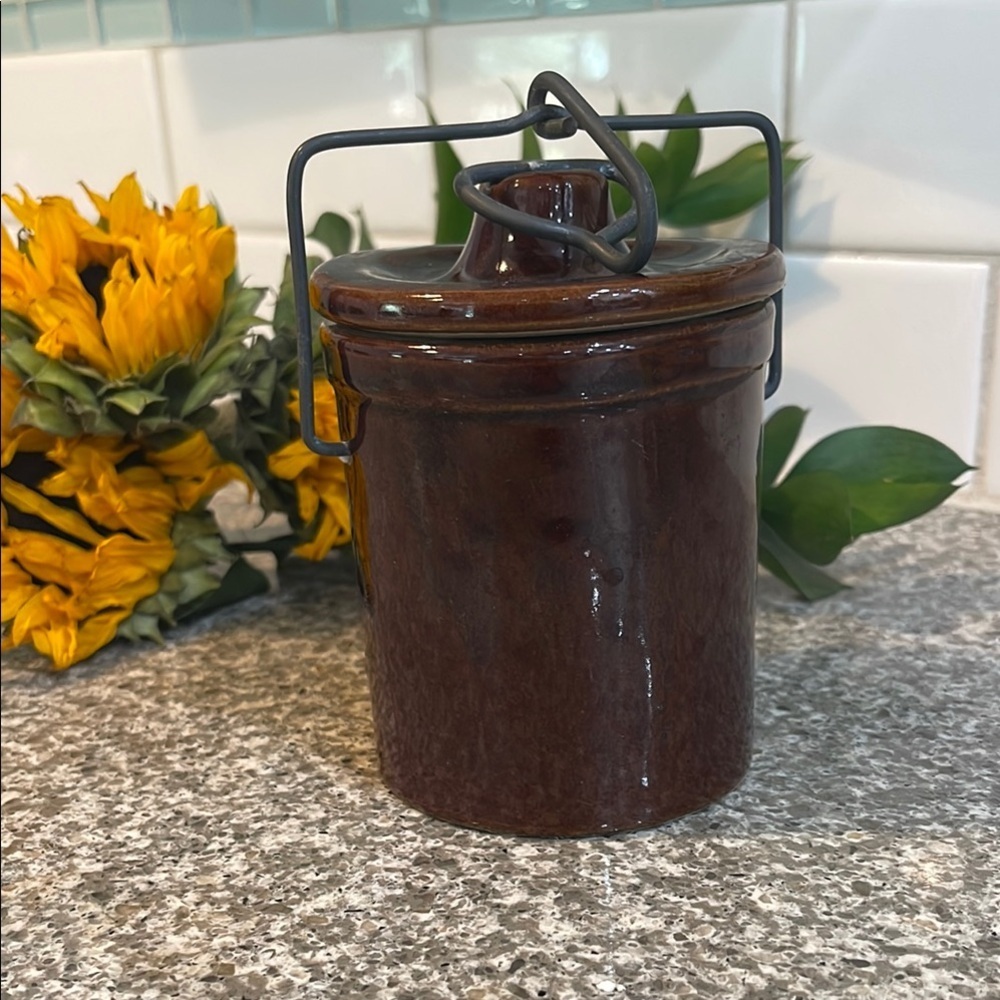 Brown Ceramic Food Storage Canister with Metal Latch